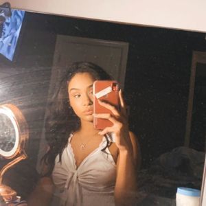 Meet your Posher, Monique